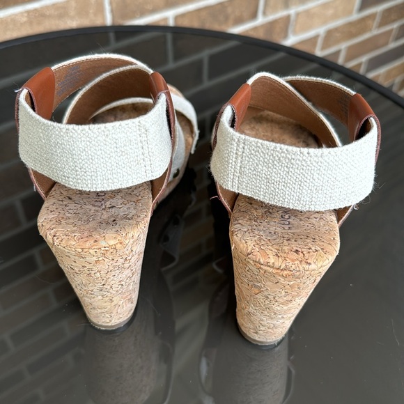 Lucky Brand Marla Natural/Brick Canvas Wedge Sandals, 6.5, in Original Box - Picture 4 of 13